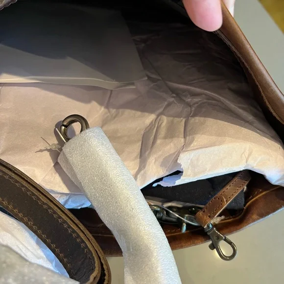 Frye Melissa Hobo purse in Dark Brown leather - Picture 3 of 4